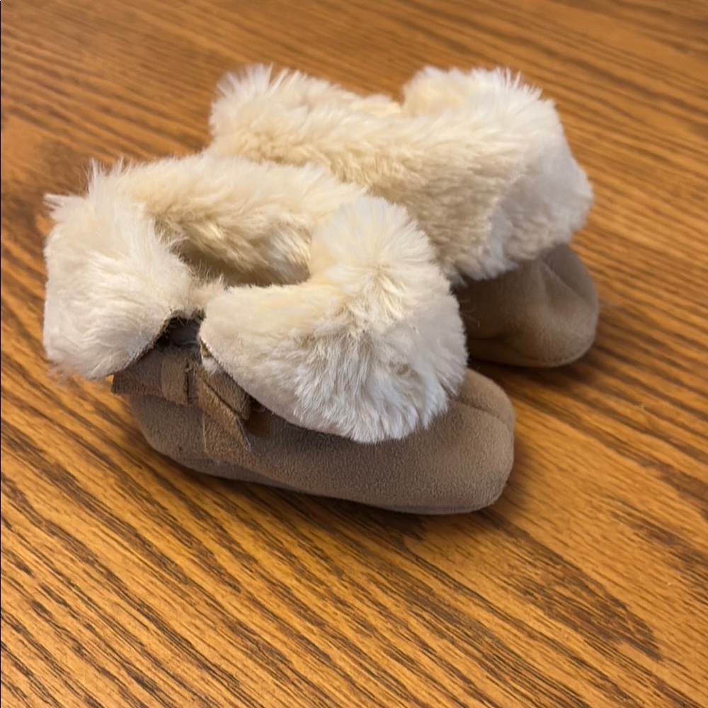 Cozy Tan Baby Booties with Faux Fur